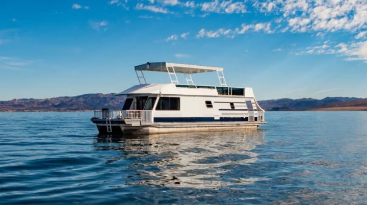 Stunning Houseboat in San Diego for Short/Long Term