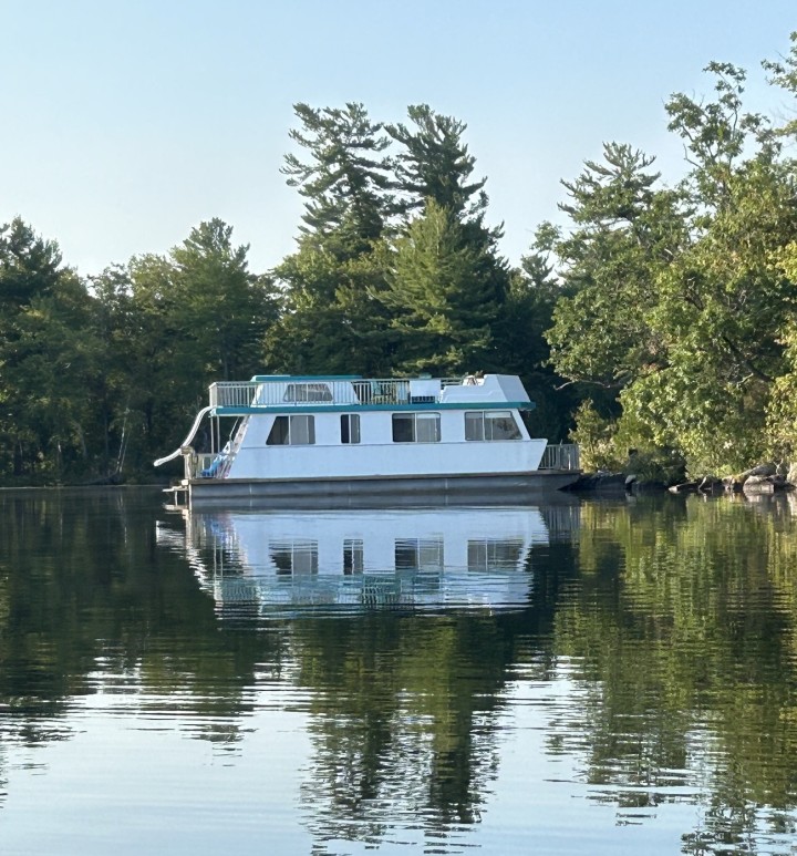 Houseboat on Lake Michigan - Dock, Relax, and Unwind in Style