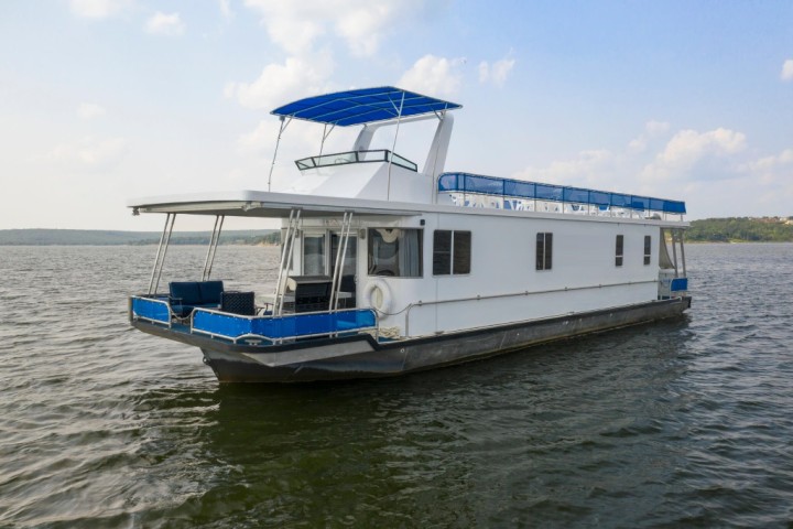 Try a Floating Vacation: Houseboat on Lake Tahoe