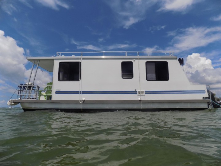 Houseboat Life on Key Largo