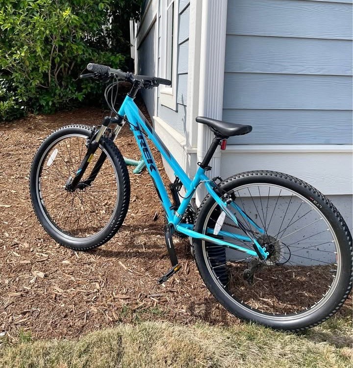 Trek 820 WSD Mountain Hybrid Bicycle: Your GVL Adventure Starts Here