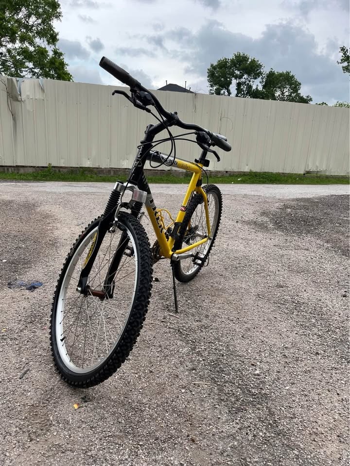 26” Trek 4300 Alpha Custom Aluminum MTB - From Downtown to Dirt