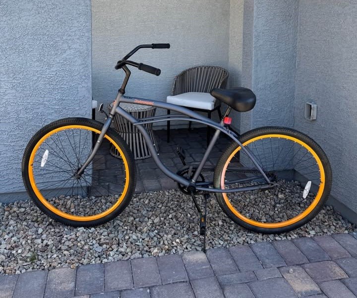 City Bike Retrospec Chatham - Explore Vegas on Two Wheels
