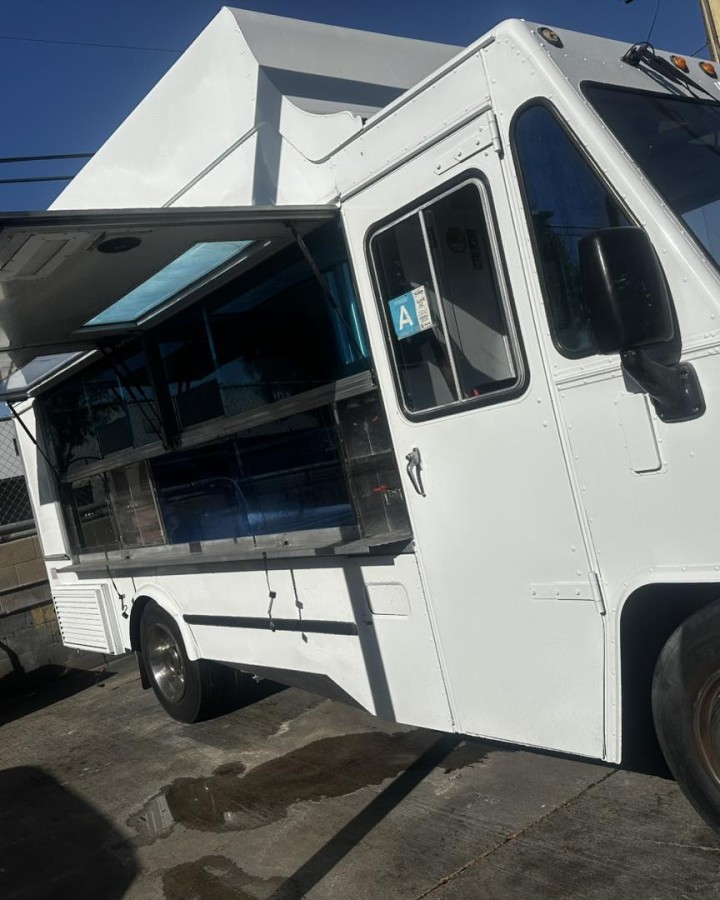 Food Truck Available NOW in Los Angeles – Daily/Weekly Rentals