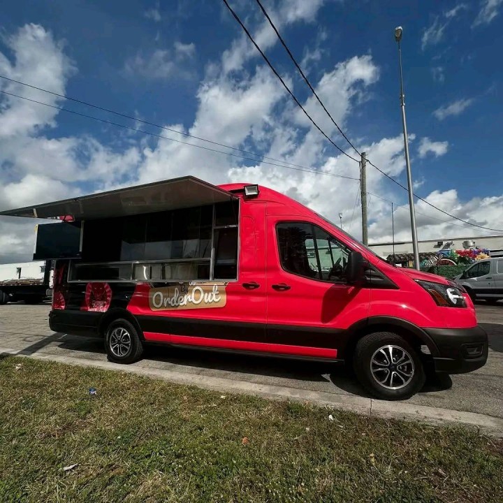 Комерційний FOOD TRUCK