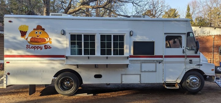 Food Truck in Denver Perfect for 100-Friendly Events!