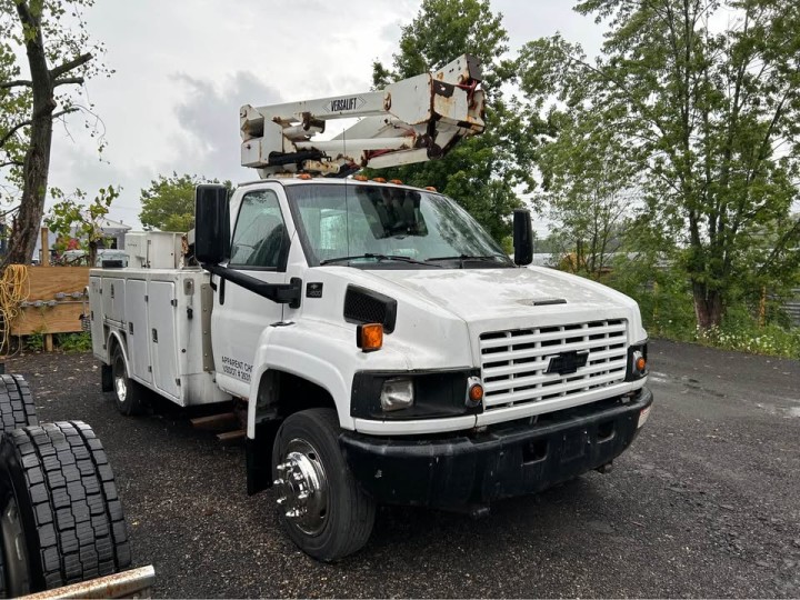 2009 Chevrolet Kodiak 4500 Topkick Versalift Bucket Truck
