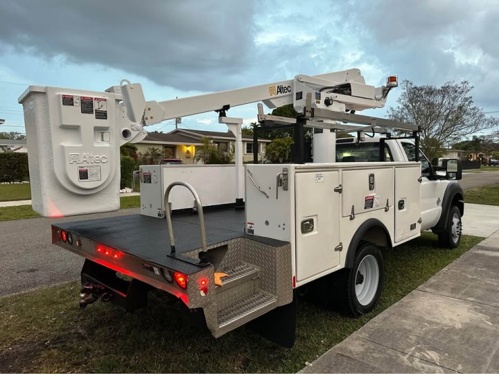 2016 Ford F450 XL Altec 42' Bucket Truck
