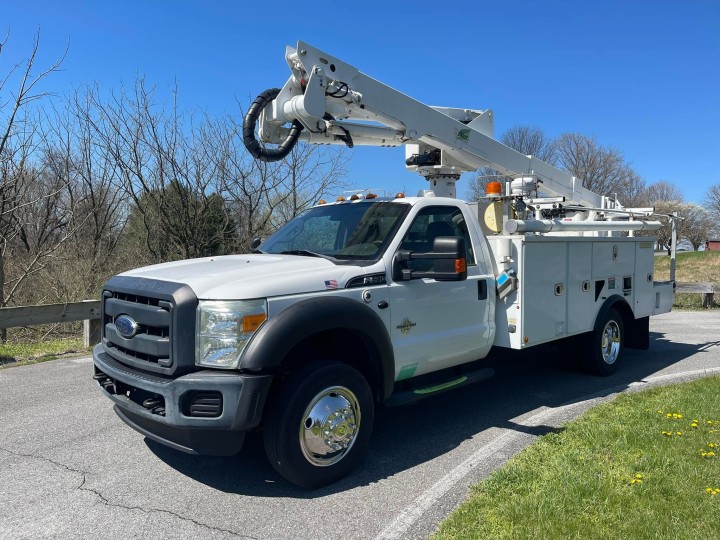 2015 Ford 4×4 F550 Altec AT40G 45′ Bucket Truck