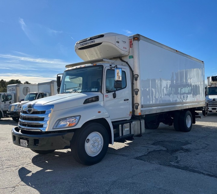 2017 Hino 268A 22' Refrigerated Truck