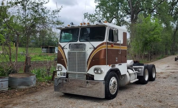 1978 Freightliner Cabover (COE) Semi Truck