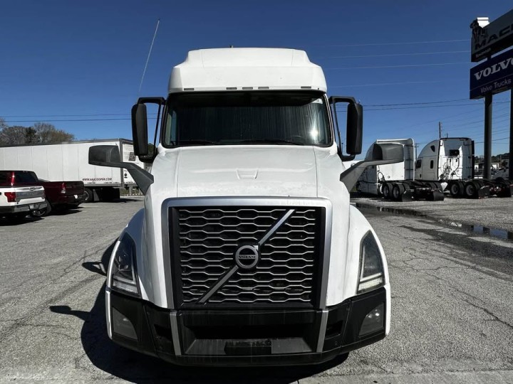 2019 Volvo VNL 760 Semi Truck