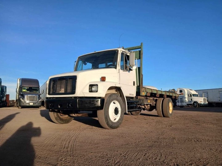 1994 Freightliner FL70 22' Flatbed Truck