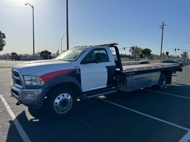 2016 Ram 5500 Regular Cab & Chassis Flatbed Truck
