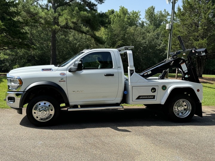 Towing & Recovery 24/7 - RAM 4500 Jerr Dan Tow Truck
