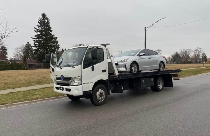 Hino 195 Tow Truck - 24/7 Emergency Towing