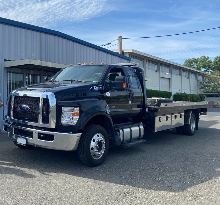 Ford F650 Rollback Tow Truck - Commercial Fleet & Exotic Car Towing