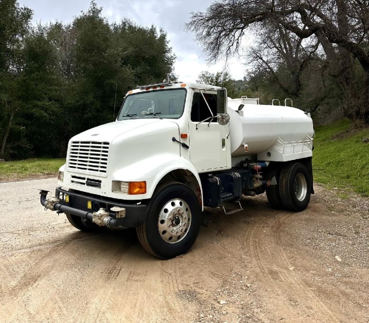 Compact Water Truck for Rent - 2000 Gal Capacity - Perfect for Small Jobs!