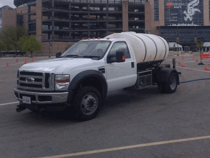 Ford F-350 1,000-Gallon Water Truck - Fast Water Delivery in Chicago
