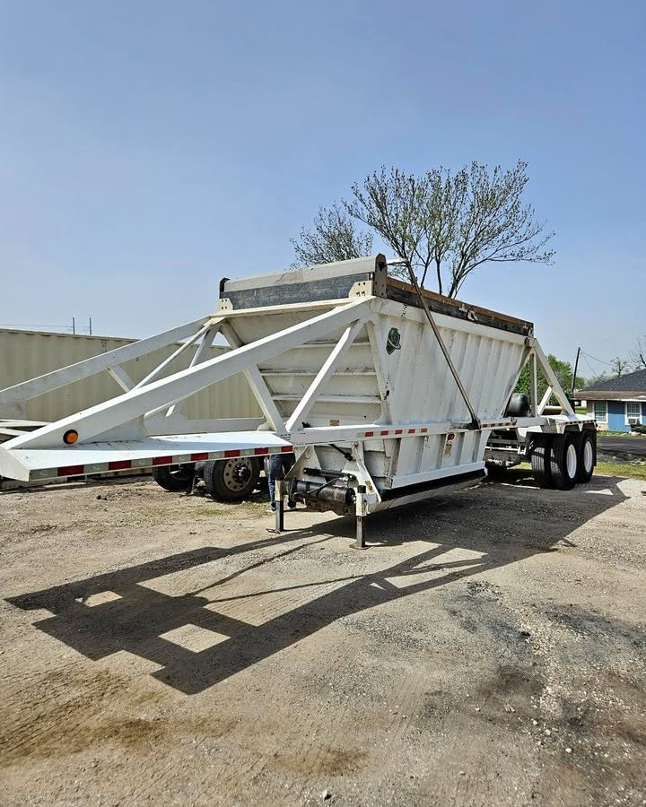 Belly Dump Semi-Trailer Rental - Reliable for Large-Scale Hauling Projects