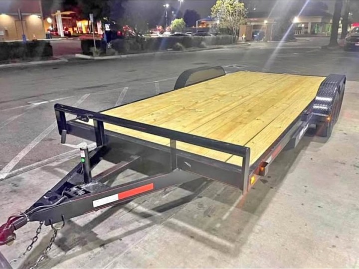 8.5'x18' Flatbed Trailer - Fits Anywhere in Los Angeles!