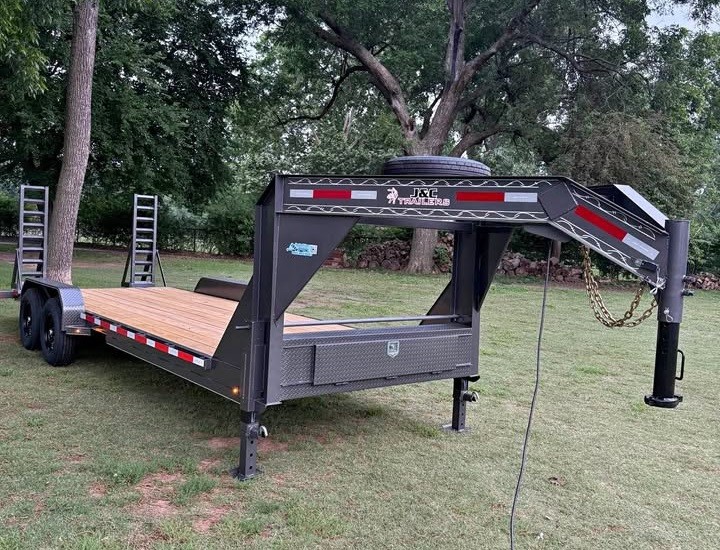 J&C 22'x83'' Gooseneck Flatbed Trailer - Rent Weekly/Monthly