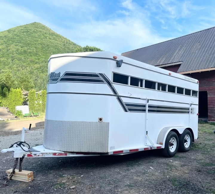 Trails West 3-Horse Trailer w/Tack Room - $120/Day!