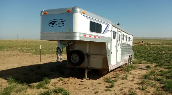 28ft 4-Star 4 Horse Trailer w/Pro Dressing Room