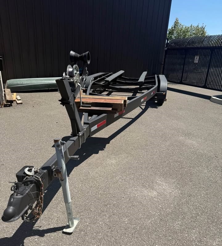 31’ MagT Triple Axle Boat Trailer - Heavy-Duty & Reliable