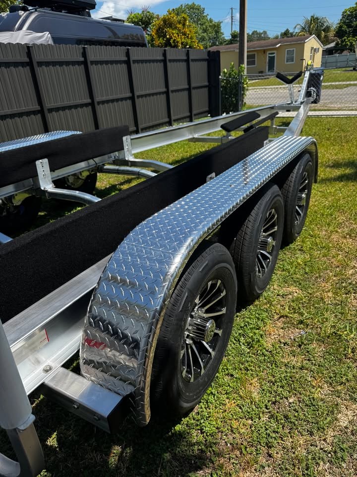 32’ Triple Axle Boat Trailer - 15K lbs Capacity