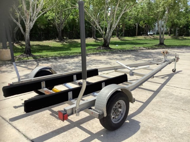18'-21' Aluminum Boat Trailer - Torsion Axle for SD’s Rough Roads - 3,750lb Capacity!