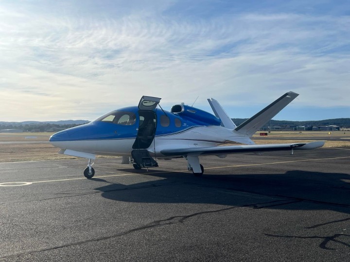 Cirrus Vision SF50 G2 Private Plane - Perfect for Quick Trips
