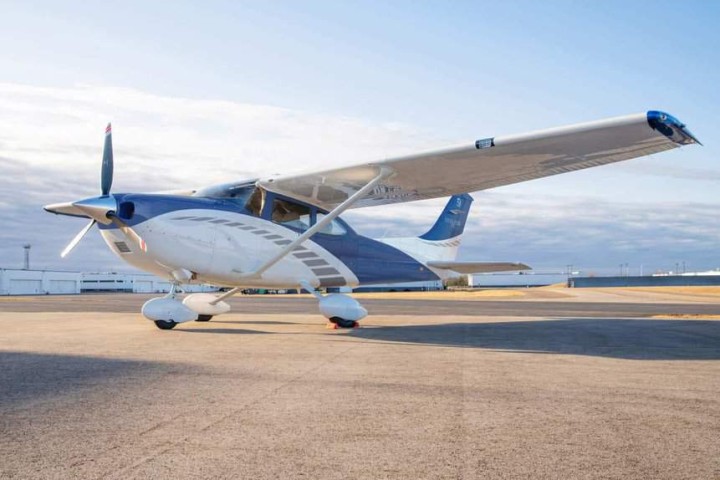 Cessna 182 Skylane Private Plane - Ideal for Florida/Bahamas Border Runs!