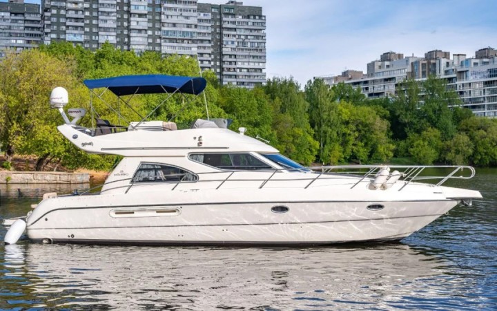 Стильна яхта Cranchi Atlantique 40 - ідеальний відпочинок на Чорному морі