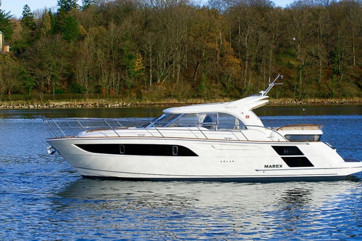 Комфортабельна яхта Marex 373 – відпочинок на Свитязі