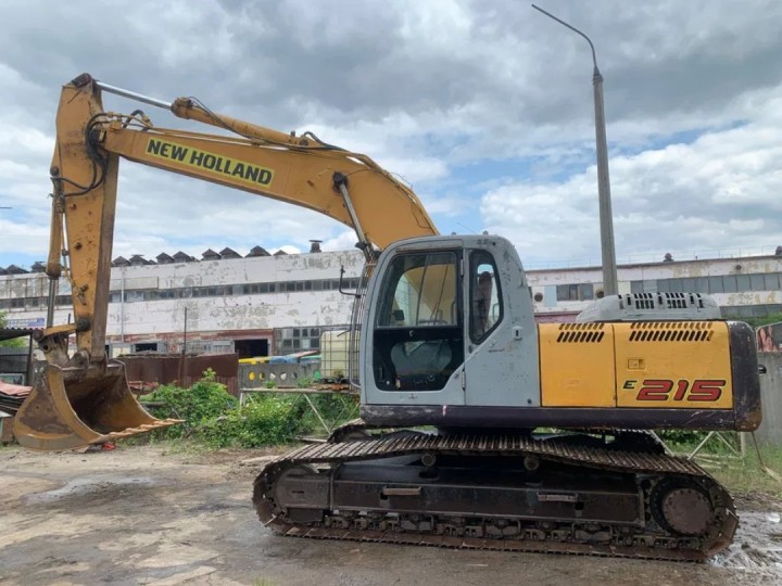 Гусеничний екскаватор New Holland E215