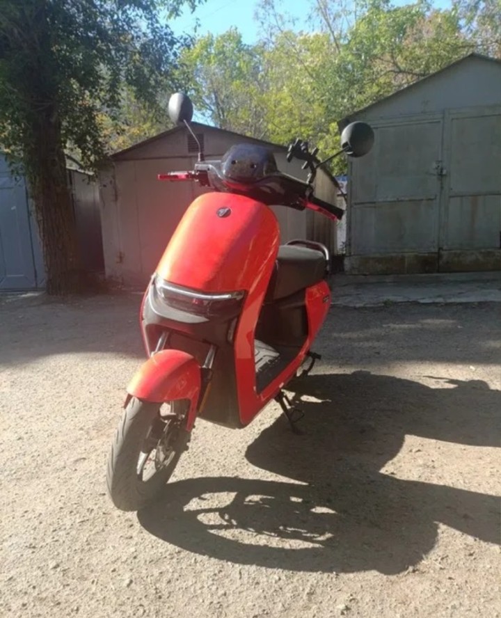 Электроскутер Ninebot N100