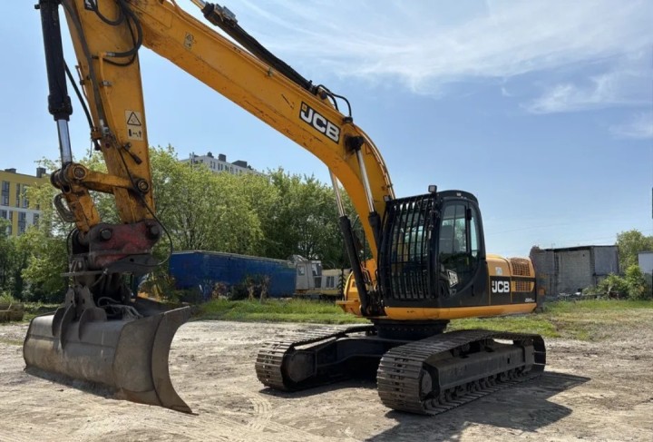 Екскаватор JCB JS240