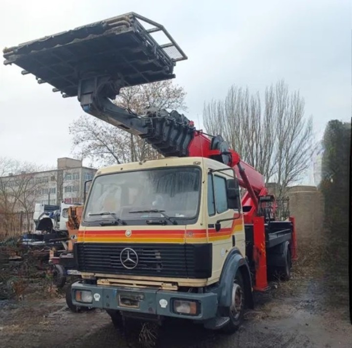 Автовышка Mercedes-Benz 45 метров