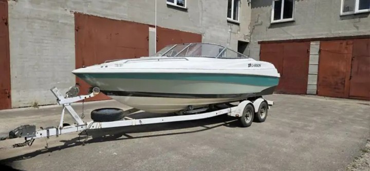Прогулочный катер до 10 человек Larson All American 23