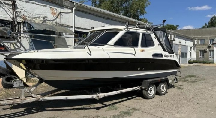 Прогулочный катер Flipper 630 OC