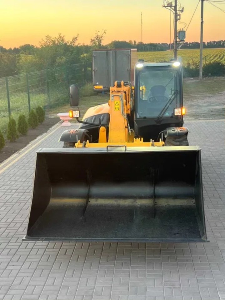 Телескопічний навантажувач JCB 535-95