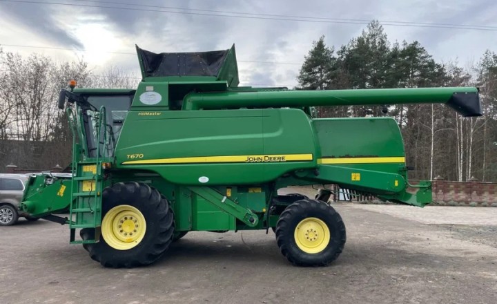 Зерноуборочный комбайн John Deere T670 с жаткой 625R