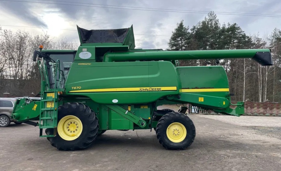 Зерноуборочный комбайн John Deere T670 с жаткой 625R - Изображение 1 из 1