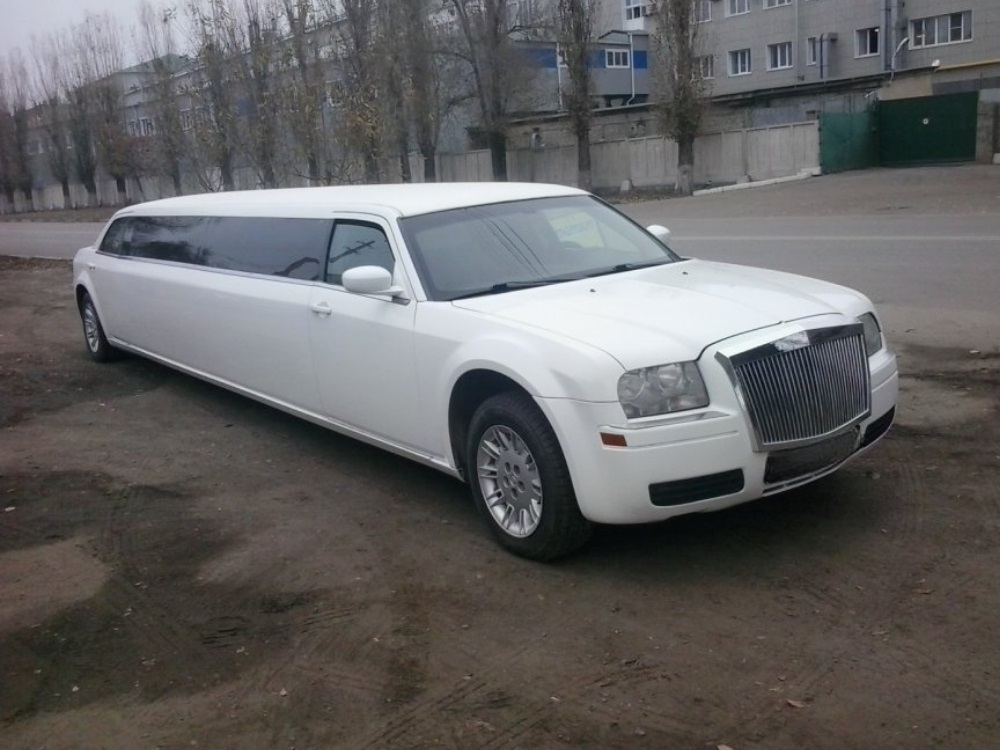Лімузин Chrysler 300C - Зображення 1 із 1