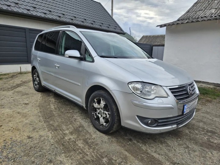 Минивэн Volkswagen Touran