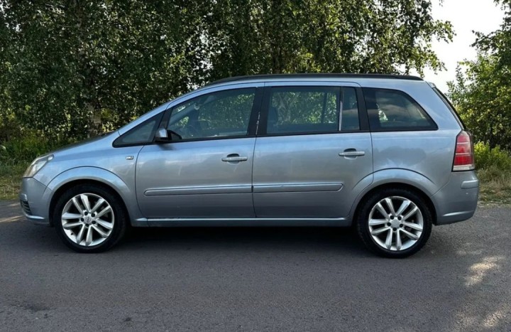 Минивэн Opel Zafira II