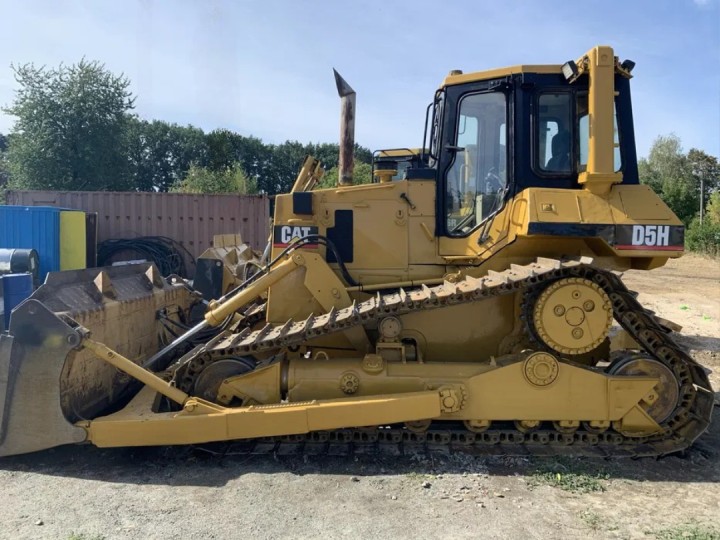 Бульдозер Caterpillar D5H