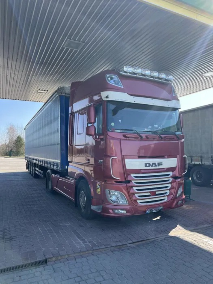 DAF XF460 із тентованим напівпричепом Koegel - Зображення 1 із 1