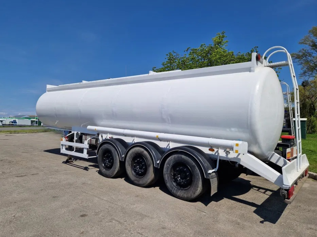 Напівпричіп-цистерна Simatra NC-02 - Зображення 1 із 1